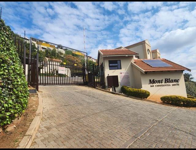 1 BEDROOM APARTMENT FOR SALE IN CONSTANTIA KLOOF